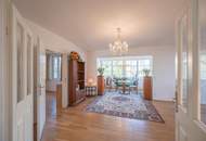 Elegante Villa im Landhausstil mit Riesengarage