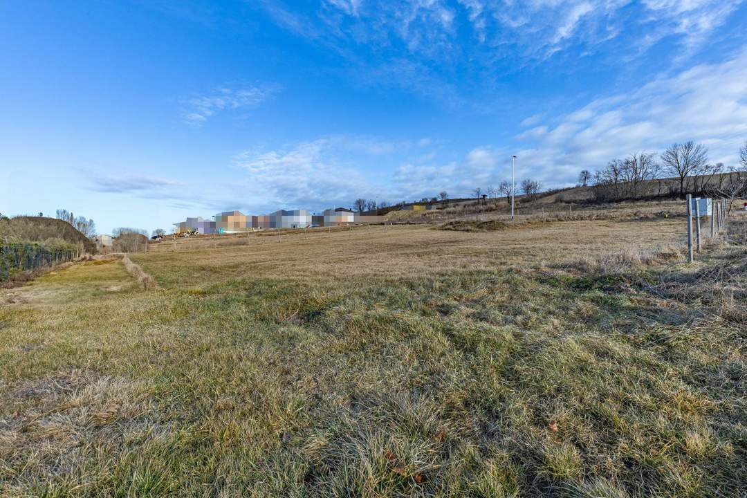 Traumhaftes Baugrundstück in leicht erhöhter Lage mit toller Aussicht!