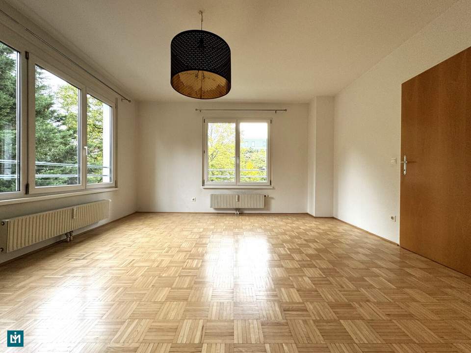 SCHÖNE 2 - ZIMMER WOHNUNG / NÄHE KRANKENHAUS GÖTTLICHER HEILAND