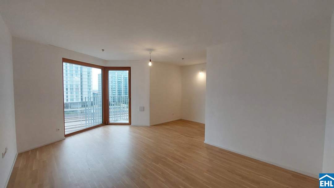 Sonnwendviertel: 1-Zimmer-Wohnung mit Balkon im 12. OG – Fitnessraum, Co-Working &amp; Rooftop-Terrasse inklusive!