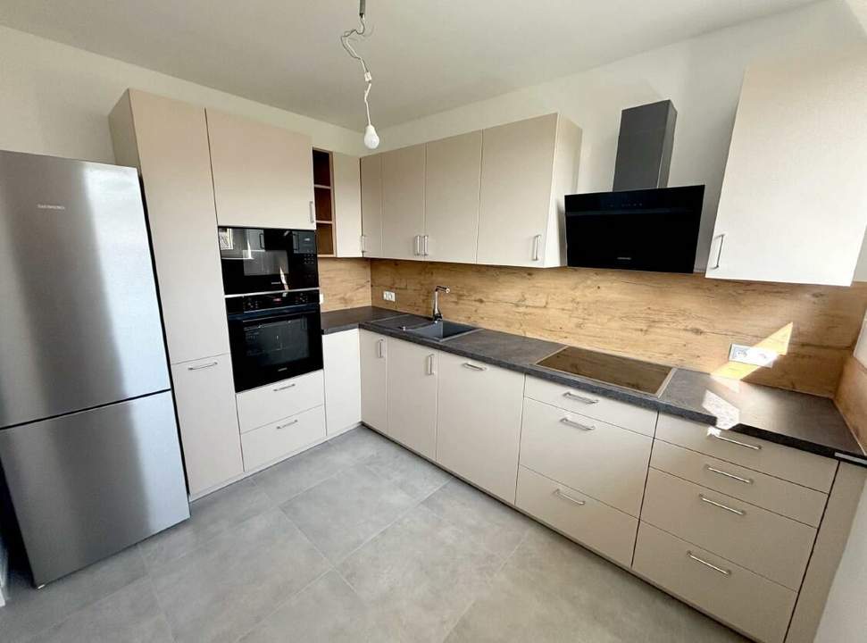 Erstbezug! Großzügige sanierte Eigentumswohnung mit Loggia!