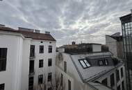 Bandgasse / Sanierungsbedürftige 2 Zimmer Wohnung Dachgeschoß / Charmanter Altbau