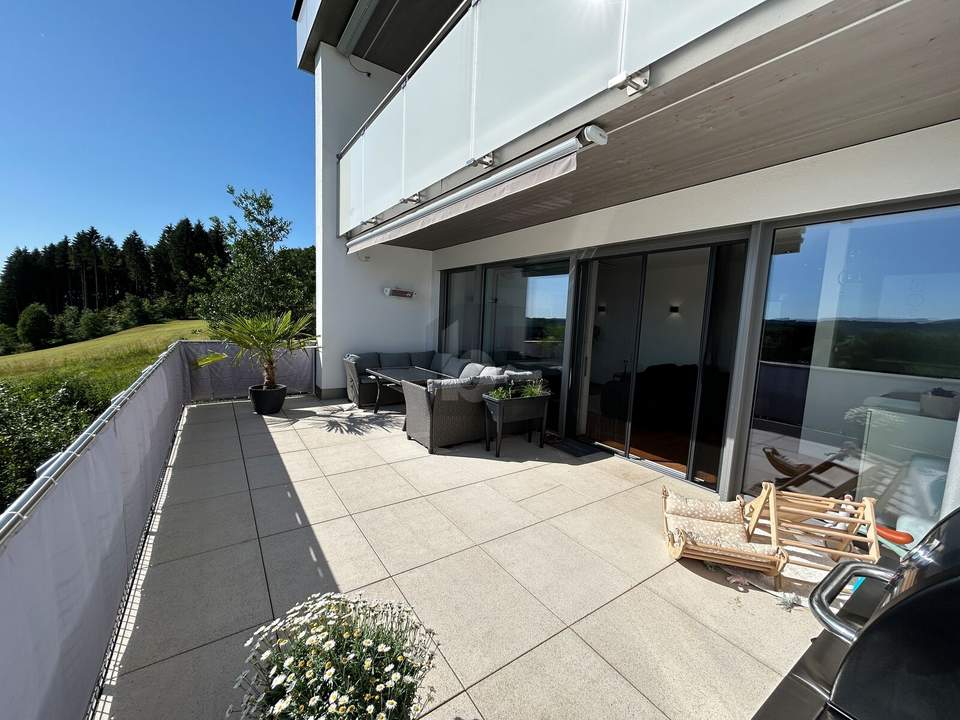 PANORAMAAUSBLICK MIT SONNENTERRASSE UND EIGENGARTEN