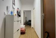 Die erste eigene Wohnung? Wir haben sie! Preiswerte 2-Zimmer-Wohnung, toller Schnitt, schöne Lage und verfügbar ab 15.09.2025!