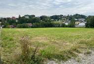 Baugrund mit Blick auf das Wasserschloss Raab