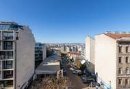 SELTENHEIT II SANIERUNGSBEDÜRFTIGE ALTBAUWOHNUNG MIT BALKON II KFZ STELLPLATZ II WEITBLICK ÜBER DIE DÄCHER II 3,3 METER RAUMHÖHE II NÄHE ZENTAPLATZ II LETZTER STOCK MIT LIFT