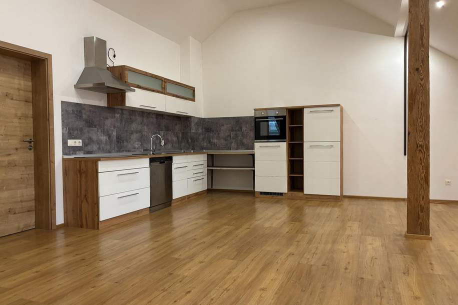 Schöne Dachgeschosswohnung in zentraler Lage: 109 m², 3 Zimmer &amp; Terrasse, Wohnung-kauf, 159.000,€, 4773 Schärding