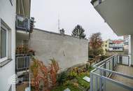 Helle 2-Zimmer Wohnung mit Loggia, Nähe Lidlpark