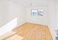 Helle 2 Zimmerwohnung mit großzügiger Terrasse!