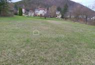 Großflächiges, aufgeschlossenes Baugrundstück mit 2772m² , bei richtiger Teilung sind bis zu 6 Wohneinheiten möglich