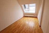 DACHGESCHOSS, INNSTRASSE, sonnige 76 m2 Neubau, 2 Zimmer, Wohnküche, Wannenbad, Parketten, WG-geeignet