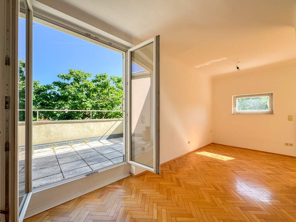 Sonnige Dachgeschosswohnung mit großer Terrasse im Springer-Schlössl-Park