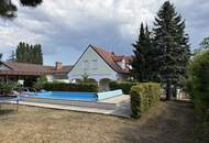 Außergewöhnlich großzügiges Wohnhaus mit Pool in absoluter Best- und Ruhelage