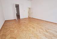 AM GRABEN-NÄHE, 95 m2 Altbau mit Balkon, 2 Zimmer, Komplettküche, Wannenbad, Parketten, 4. Liftstock, Flügeltüren, Spiegelgasse