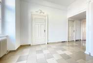 3 Zimmer Altbau-Wohnung am Stadtpark // mit Galerie sowie begehbarer Garderobe