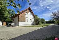 Exklusive Wohlfühlresidenz mit zwei Häusern und Pool
