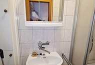 FAMILIENHIT MIT POTENTIAL, 113 m2 Neubau mit Loggia, 4 Zimmer, Küche, 2 Bäder, teilmöbliert, 3. Liftstock, Enkplatz