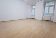 Superschöner Altbau hat Wohnungspaket mit Freiflächen zu vergeben. Anleger & 1 x Eigennutzer.