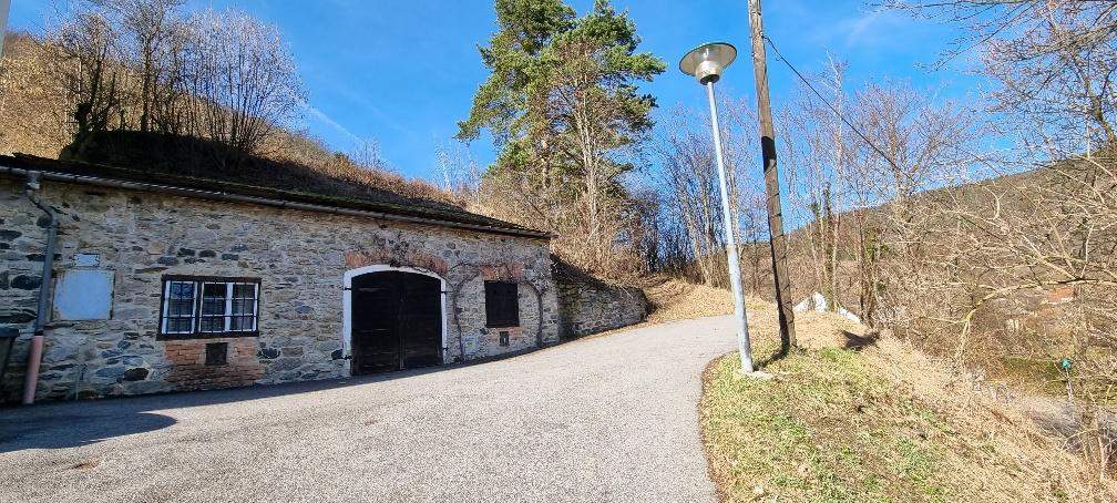 RARITÄT IN SENFTENBERG - GELEGENHEIT AUF EINEN WEINKELLER MIT SCHÖNEM KELLERGEBÄUDE, KELLERRÖHRE SOWIE GARTENHAUS AUF HERRLICHEM TEILWEISE ALS BAULAND GEWIDMETEN GRUNDSTÜCK