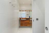 Exklusiv und perfekt aufgeteilte Dachgeschoßwohnung 92 m², 2 Zimmer + 16 m² südostseitige Terrasse in zentraler Lage, Speisinger Straße, Klimatisiert