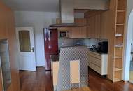 Großes Wohnhaus mit Innenhof, Jägerstube und Geschäft in Lockenhaus