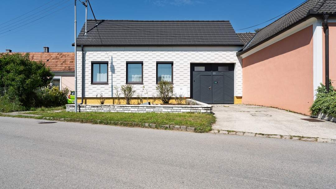Neuer Preis! Renoviertes Haus in Loidesthal, großes Grundstück!