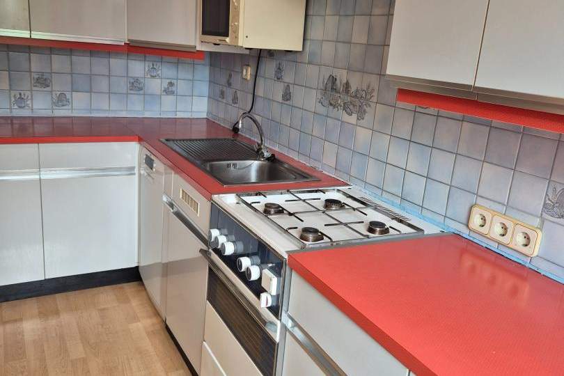 Renovierungsbedürftige 4 Zimmer Wohnung mit Loggia, Wohnung-kauf, 148.000,€, 4600 Wels(Stadt)