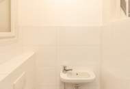 **Altbau mit Charme im Botschaftsviertel neben Arenbergpark**+ Geräumige 4-Zimmerwohnung + Traumhaft schönes Altbauhaus + Bestlage in 1030 Wien! Klassische Altbauwohnung!