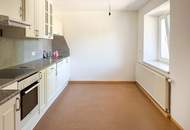 Zentral gelegene Wohnung - frisch renoviert - eigener Eingang