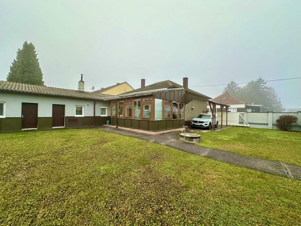 Haus zum Wohlfühlen mit Wintergarten und Pool auf großem Grundstück!