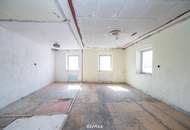 Stark sanierungsbedürftiges STADTWOHNHAUS am Ortskai, mit genehmigtem Umbauplan!!