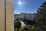 Schöne 4,5 Zimmer Altbau-Villenetage mit Wintergarten, Gartennutzung und kleinem KFZ-Stellplatz