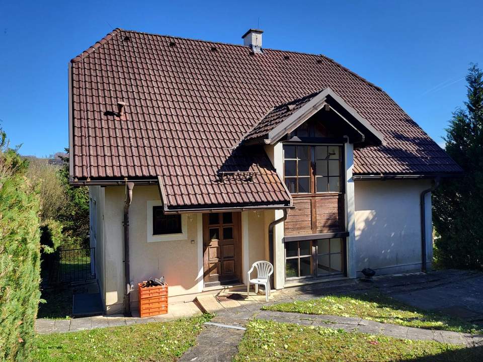 SCHÖNES EINFAMILIENHAUS IN RUHIGER LAGE