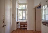 ++Airbnb++ Renovation Opportunity: 2-Room Apartment in Prime Location
