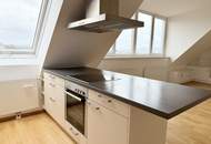 1040! 4 Zimmer Dachgeschoss-Wohnung mit ca. 32 m² großer Terrasse mit traumhaften Fernblick