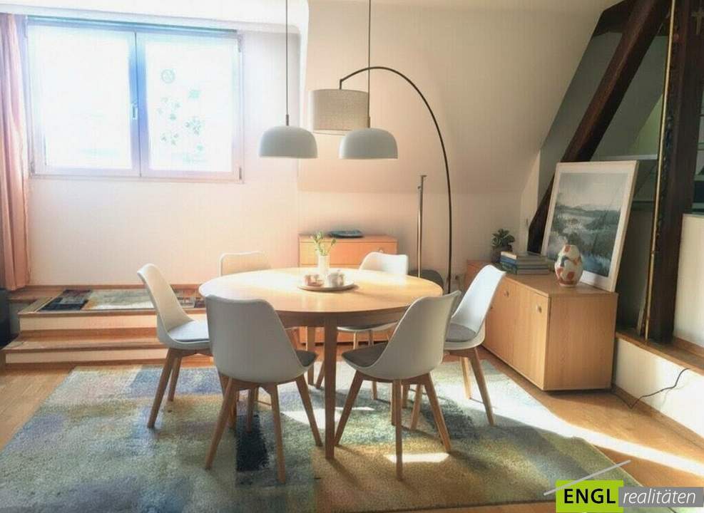 Gemütliche 3 Zimmer-Loftwohnung im Dachgeschoss perfekt für Künstler, Single, Paare und kleine Familie