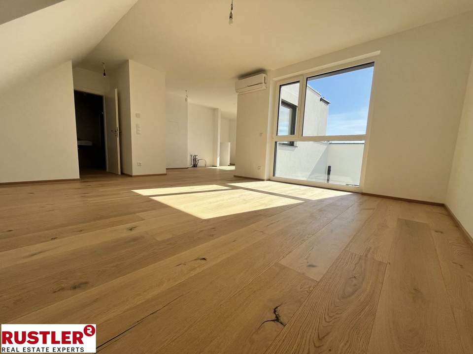 ERSTBEZUG | Gemütliche Dachgeschoss-Maisonette mit beeindruckender Terrasse | Nächst der Lobau