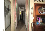 GROSSES BAUGRUNDSTÜCK MIT RENOVIERUNGSBEDÜRFTIGEN HAUS