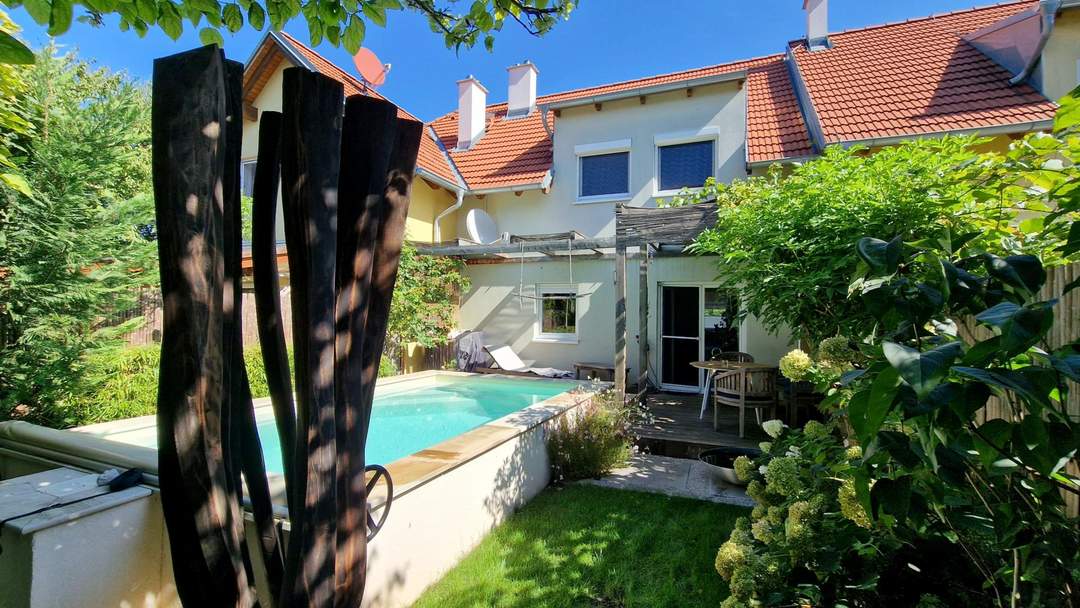 Charmantes Reihenhaus mit Garten, Pool und Terrasse – gepflegt &amp; bezugsbereit nach Absprache!