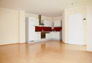 sonnige Hofruhelage mit Dachgarten und Pool mitten im 7.Bezirk