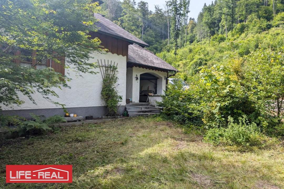 tolles Einfamilienhaus im Landhausstil mit eigenem Rodlzugang