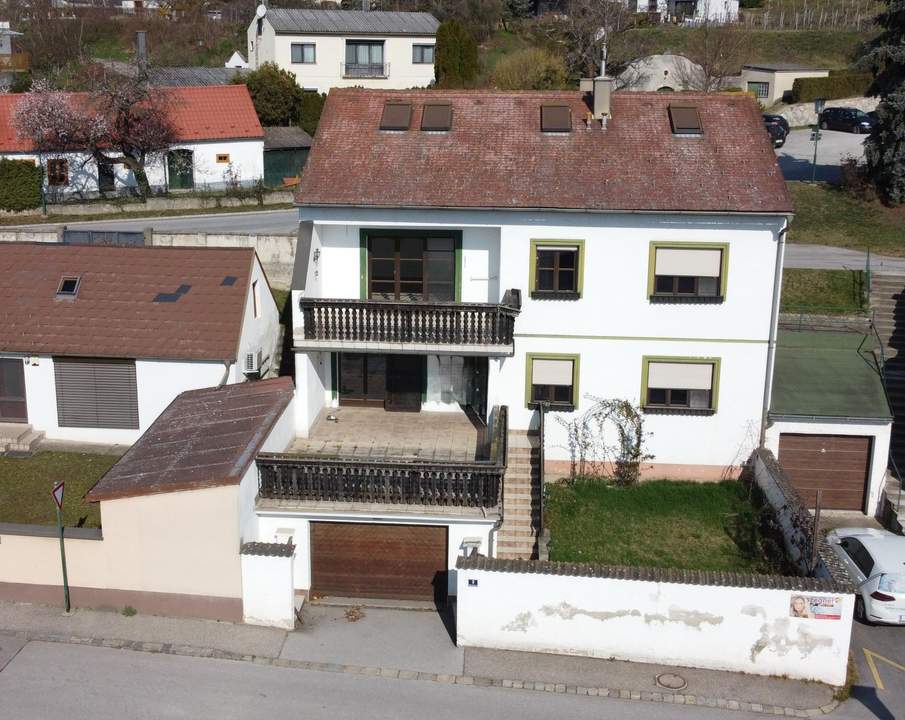 2 Wohnungen - In einem Haus mit Terrasse zu Kaufen!