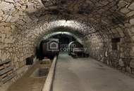 Traditionelles Bauernhaus mit historischem Weinkeller