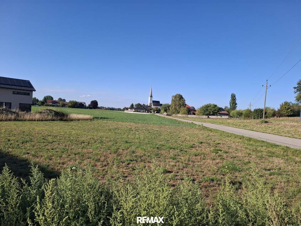 Baugrund mit bester Anbindung und Grenznähe