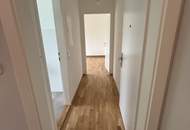 Modernisiert - hochwertig - durchdacht: diese 2,5-Zimmer Wohnung in hervorragender Lage überzeugt mit stilvoller Sanierung, ebenerdiger Dusche, hochwertigen Böden und viel Stauraum im großzügigen Kellerabteil - perfekt für Paare oder kleine Familien!