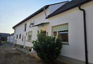 Streckhof in Moschendorf, 5 Zimmer, Wohnfläche 116 m², große Lagerflächen in den Nebengebäuden, 95.000 €