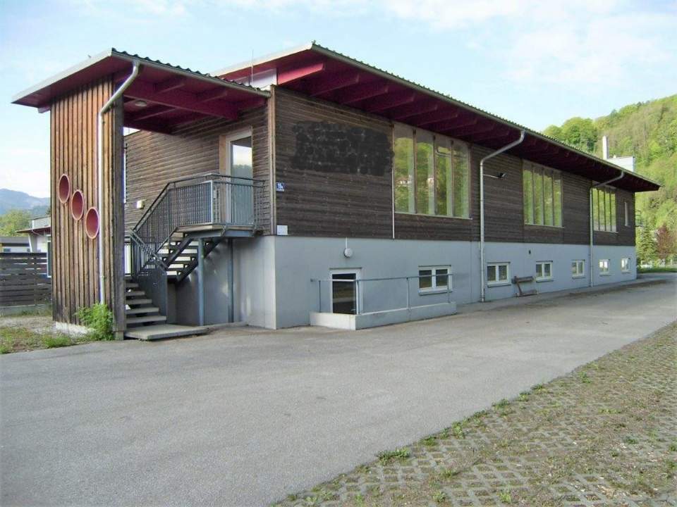 Lagerhalle zu mieten! 2.142m² Nfl. - Lagerhalle in Bruck an der Mur