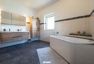 Modernes Niedrigenergie-Einfamilienhaus mit Garten und sonniger Terrasse – ideal für Familien!