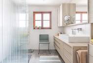 Zweifamilienhaus mit vielseitigem Gewerbebereich &amp; exklusivem Wellnesshaus