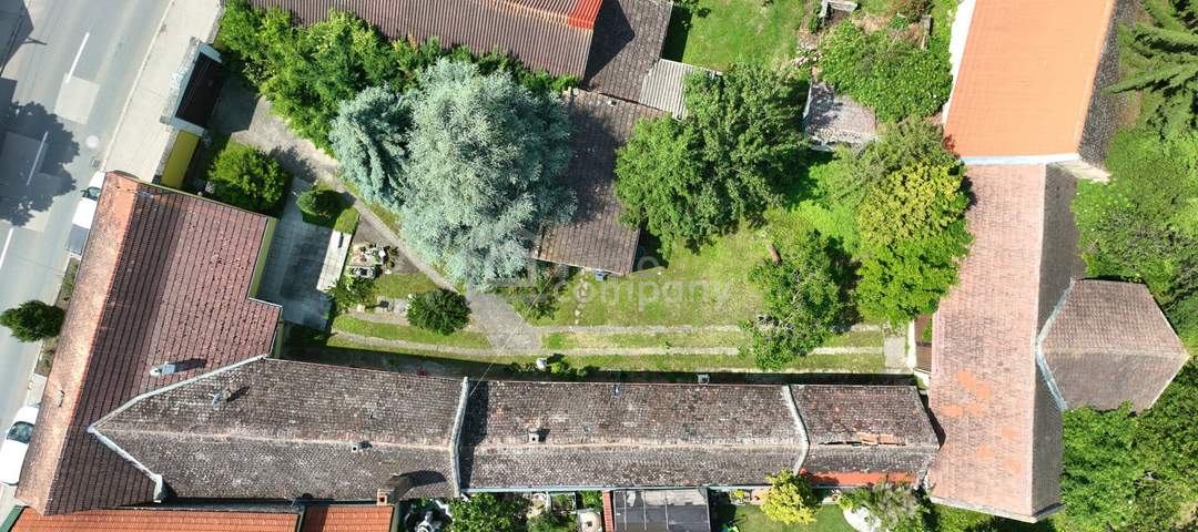 Sanierungsbedürftiges Haus mit Stadl und großen Grund zu verkaufen!